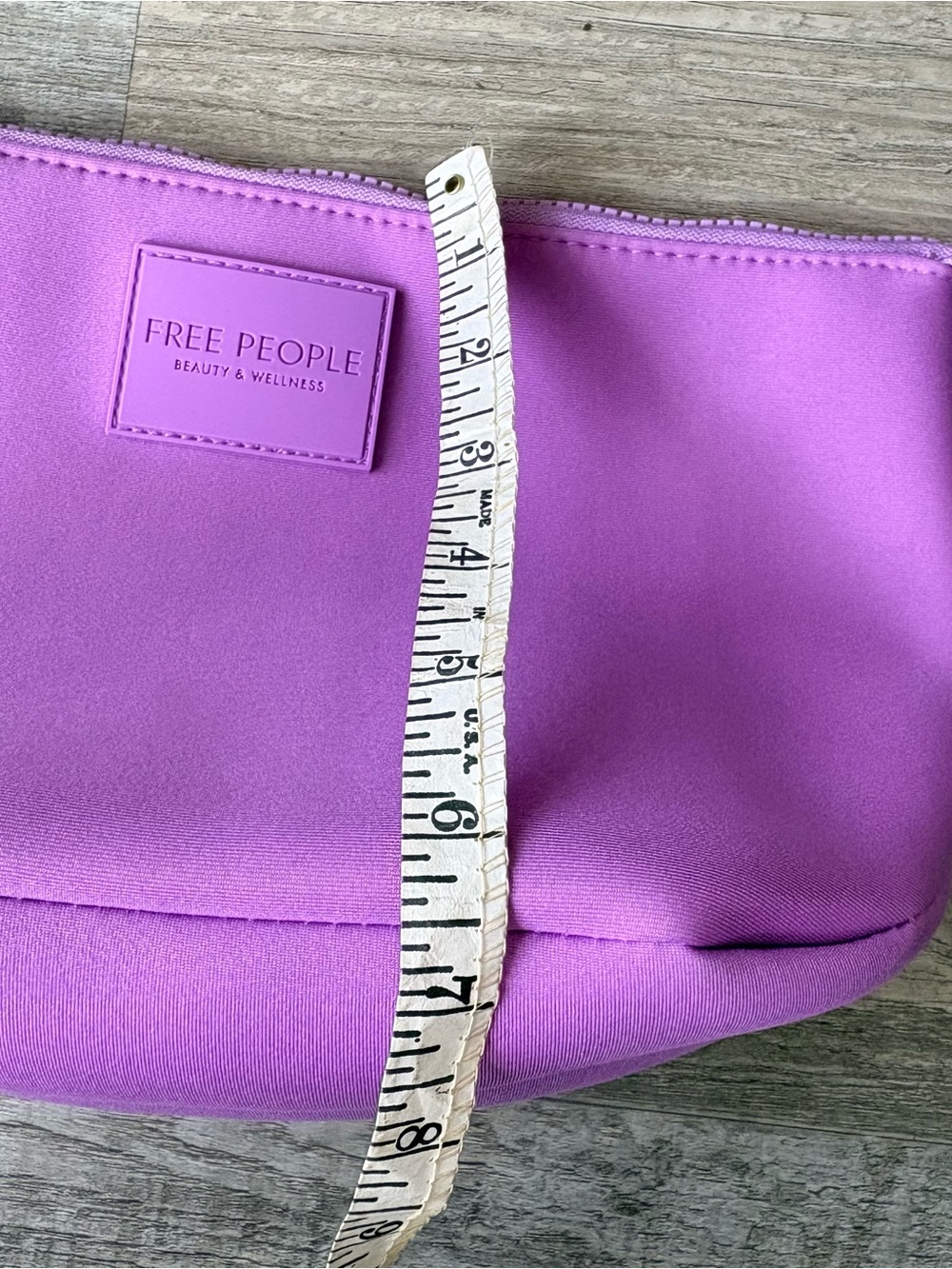 NEW Free People Beauty & Wellness Purple Neoprene Makeup Bag - Picture 10 of 11